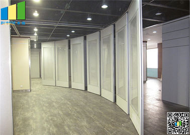 100 मिमी प्रदर्शनी हॉल लकड़ी की जंगम स्लाइडिंग तह दीवार ध्वनिक जंगम विभाजन
