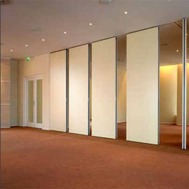 बैंक्वेट हॉल के लिए ध्वनिक तह दरवाजा विभाजन कोई मंजिल ट्रैक स्लाइडिंग तह विभाजन