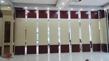 सम्मेलन हॉल अनुकूलित रंग के लिए ध्वनिरोधी लकड़ी मोबाइल स्लाइडिंग विभाजन दीवारें