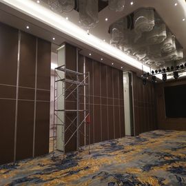सभागार / बैंक्वेट हॉल के लिए आंतरिक लकड़ी के डिजाइन ध्वनिक विभाजन की दीवार स्लाइडिंग दरवाजे