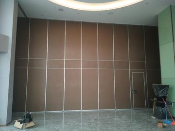सभागार / बैंक्वेट हॉल के लिए आंतरिक लकड़ी के डिजाइन ध्वनिक विभाजन की दीवार स्लाइडिंग दरवाजे