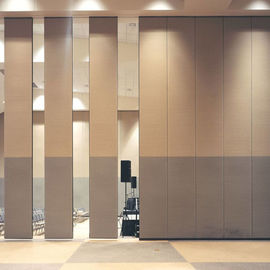 होटल के बॉलरूम के लिए ध्वनिक लकड़ी के लकड़ी के तह विभाजन की दीवार प्रणाली