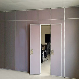 सम्मेलन कक्ष गतिविधि स्क्रीन 65 मिमी जंगम विभाजन दीवार पास के दरवाजे के साथ