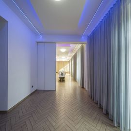 कन्वेंशन हॉल मीटिंग रूम के लिए सस्ती कीमत उच्च गुणवत्ता एल्यूमीनियम जंगम विभाजन दीवार