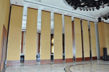 बहु रंग भोज हॉल चलने योग्य विभाजन दीवार छत प्रणाली के लिए परिचालित मंजिल