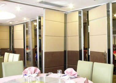 रेस्तरां के लिए नरम स्पंज पु चमड़े के आवरण के साथ एब्यूज एल्यूमीनियम जंगम विभाजन Sooden फिसलने वाली दीवार