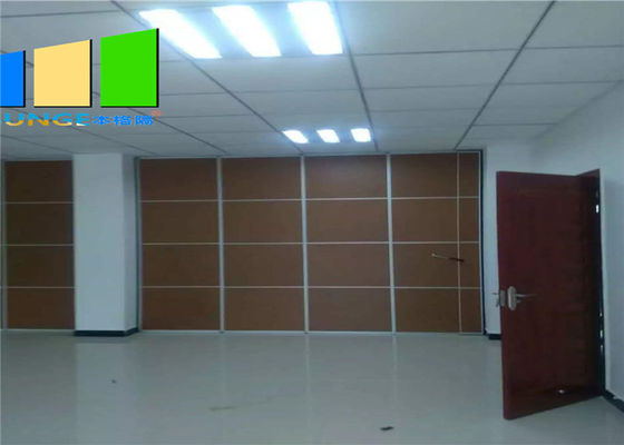 कार्यालय विभाजन की दीवार परियोजना के लिए लकड़ी के पैनल सामग्री प्रचालनीय ध्वनिक तह विभाजन दीवार