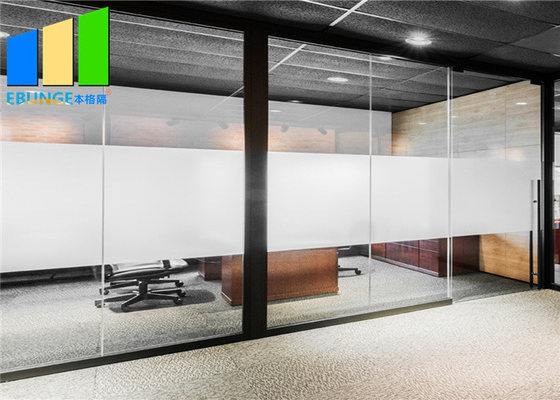 अनुकूलित कार्यालय एल्यूमिनियम फ्रेम डिमाउंटेबल ग्लास विभाजन पूर्ण ऊंचाई
